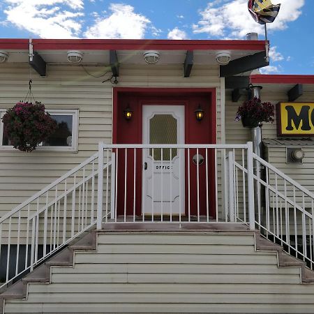 Siesta Inn Vanderhoof Exterior photo