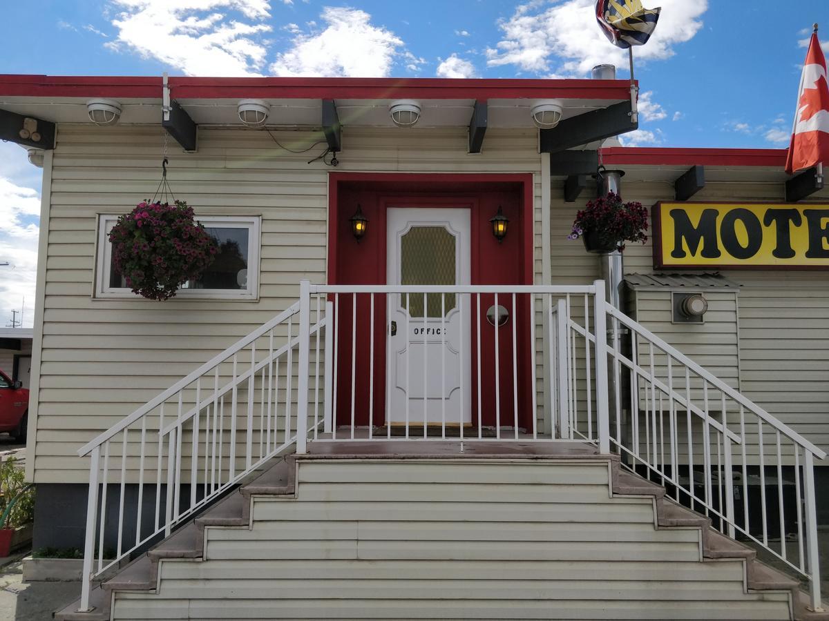 Siesta Inn Vanderhoof Exterior photo